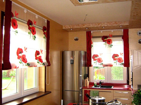 Фото римских штор на кухню