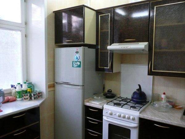 Маленькая прямая кухня с холодильником: 113 фото дизайна