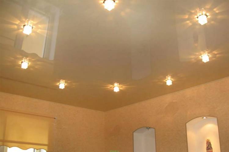 Расположение светильников на натяжном потолк