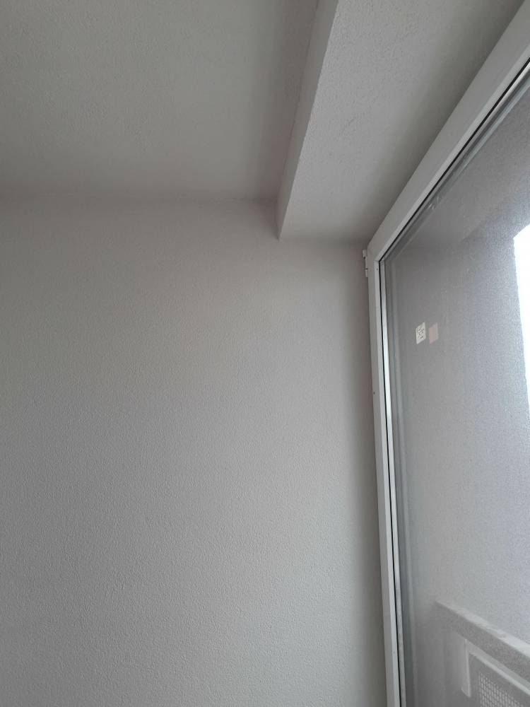 Покраска стен в помещении