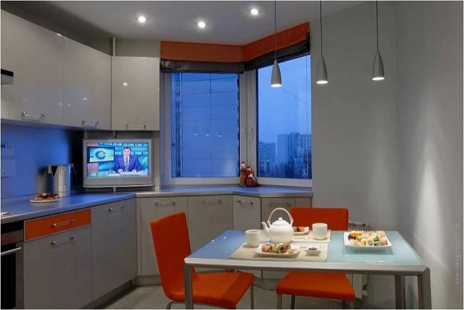 Кухня с эркерным окном: 100 фото в интерьере