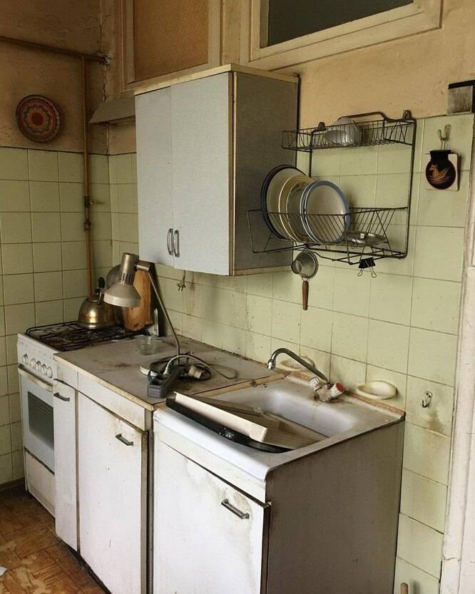Почему в советских домах были маленькие кухни