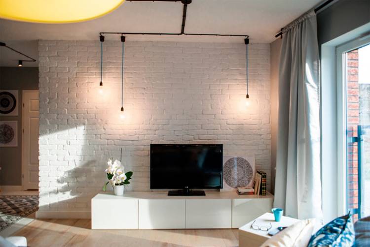 Телевизор на стене в интерьере гостиной, спальни, кухни, фото оформления