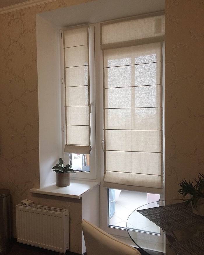 Оформление шторами окна с балконной дверью