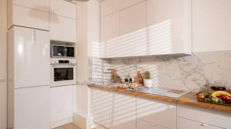 Горизонтальные шкафы на кухне: 101 фото в интерьере