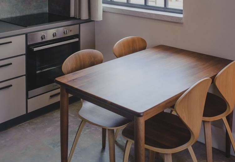 Дизайн компактных столов для маленькой кухни по бюджетным ценам