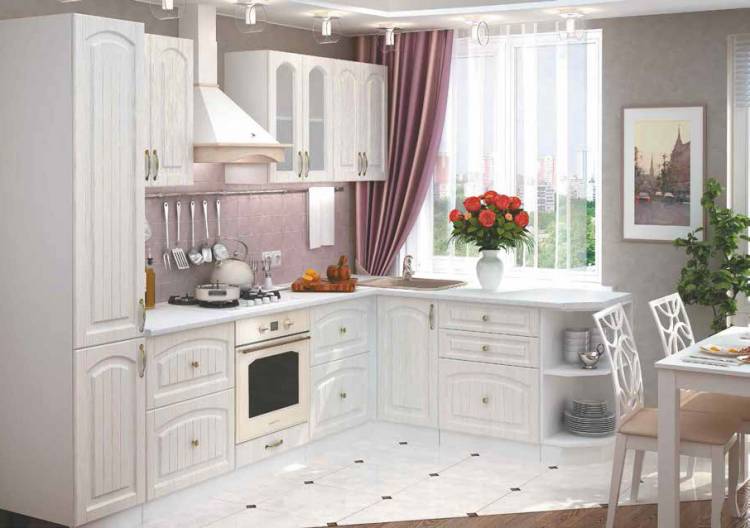 Белая уютная кухня Вер