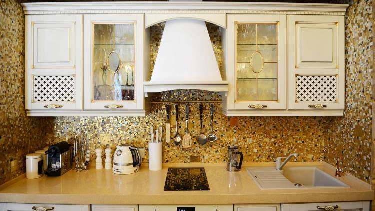 Мозаичный фартук для кухонной стенки