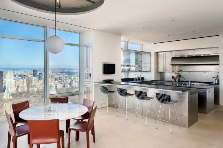 Дизайн интерьера кухни с панорамным окном