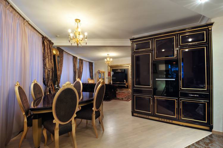 Фото интерьера кухни квартиры в стиле барокк