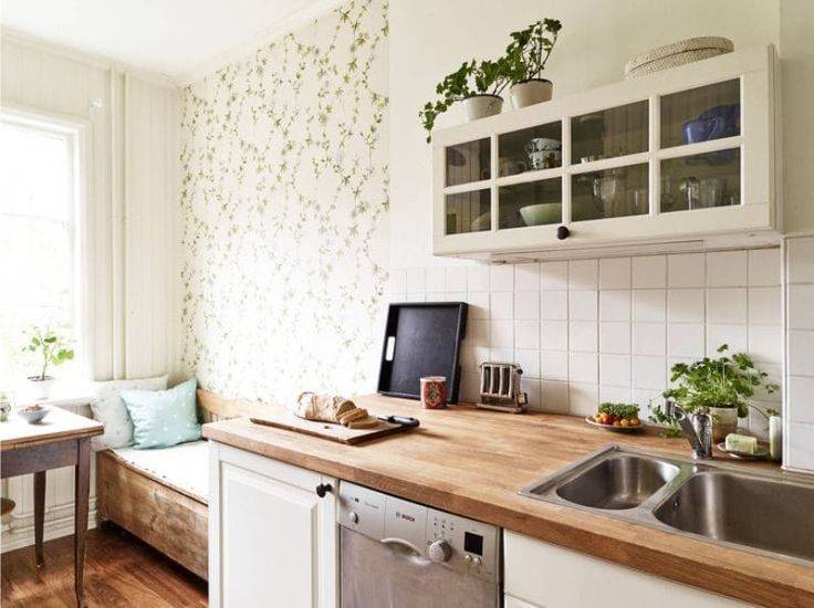 Кухонный уголок в интерьере маленькой кухни