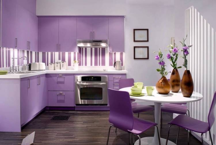 Сиреневый цвет в интерьере кухни