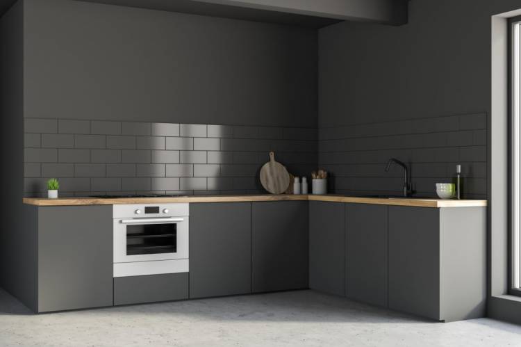 Дизайн кухни без навесных шкафов