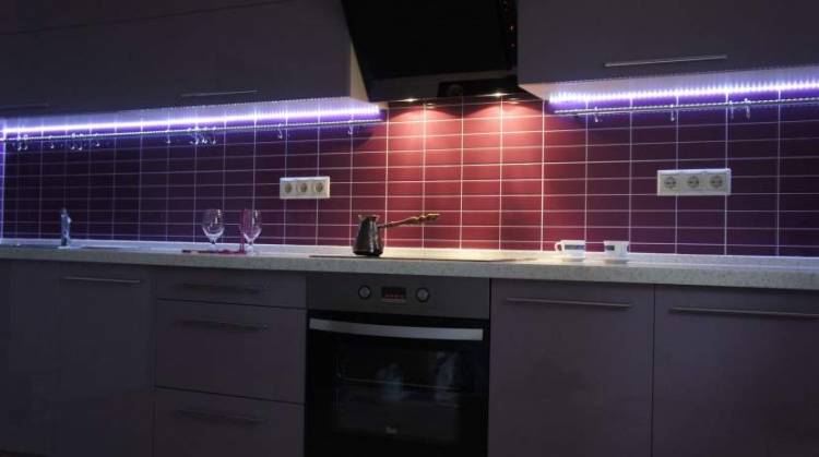 Светодиодная подсветка для кухни под шкафы, как выбрать подсветку и ее расположение, как правильно установить ленту