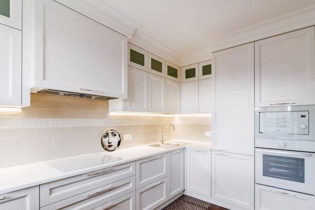 Белая кухня с фрезеровкой: 90+ идей стильного дизайна