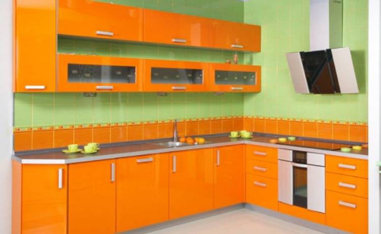 Оранжево-зеленая кухня