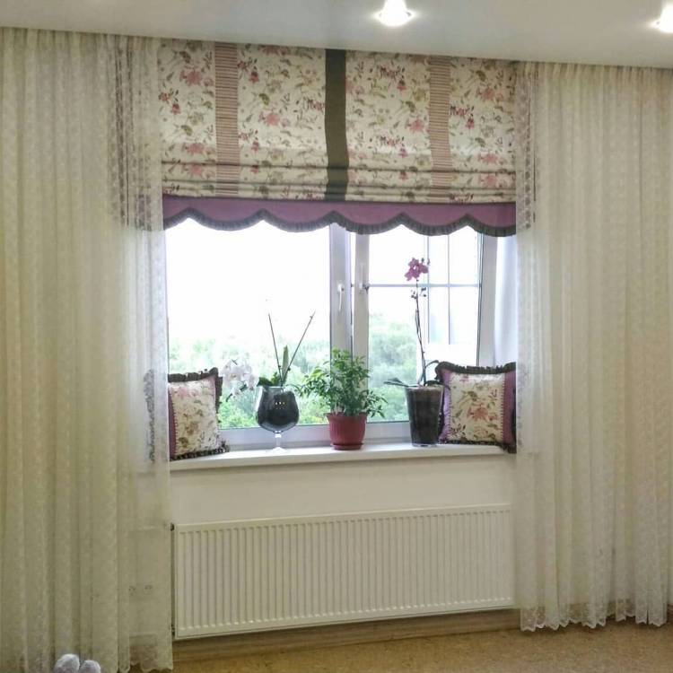 Римская штора , тюль, декоративные подушки в детскую комнату