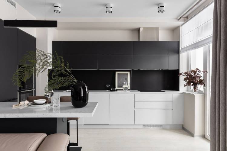 Черно-белая кухня Vitrum в квартире для временного проживания