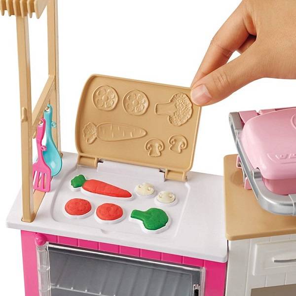 Игровой набор Mattel (Маттел) Barbie Супер кухня с куклой