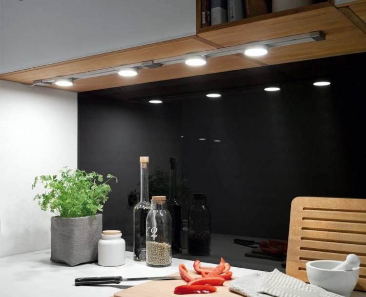 Подсветка для кухни под шкафы