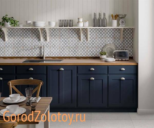 Дизайн фото дизайна кухни без верхних навесных шкафов