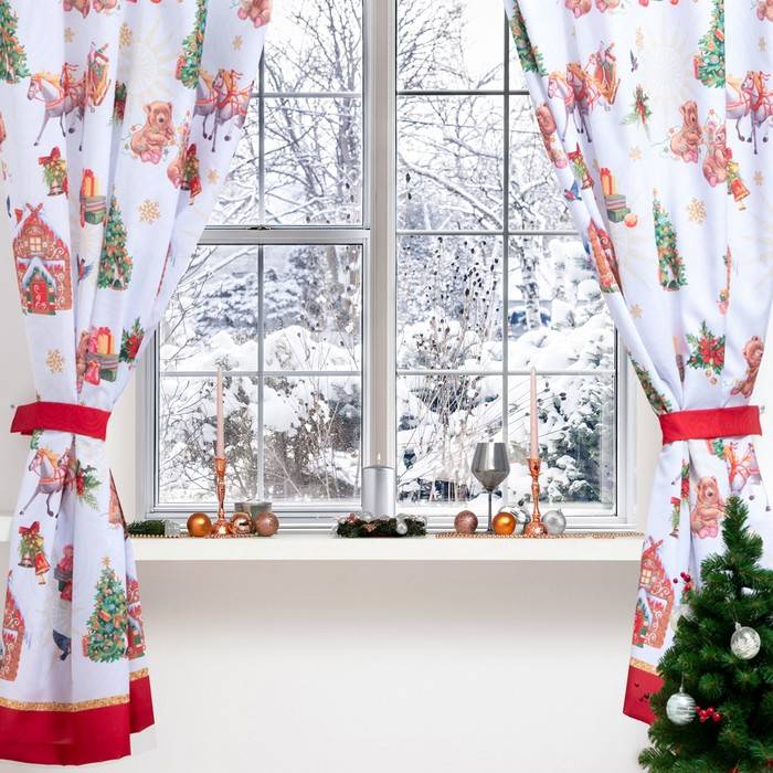 Комплект штор для кухни с подхватами «Новогодняя сказка»