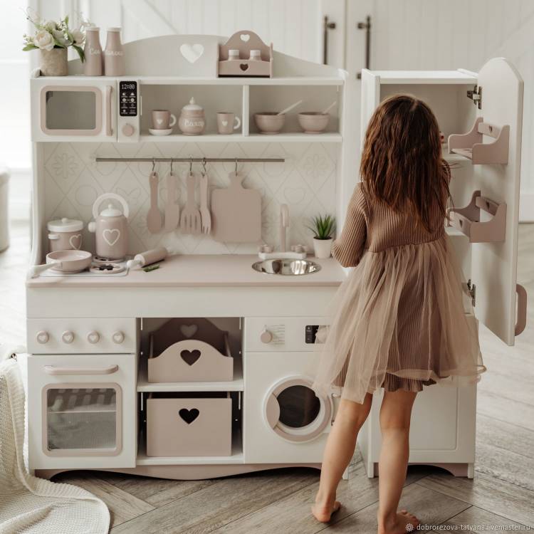 Кухня игровая детская деревянная с холодильником и подсветкой в интернет
