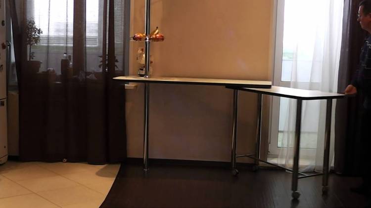 Мобильная барная стойка на колесиках для кухни (передвижная)