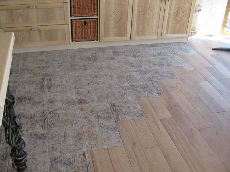 Комбинированный пол из плитки и ламината на кухне и в коридор