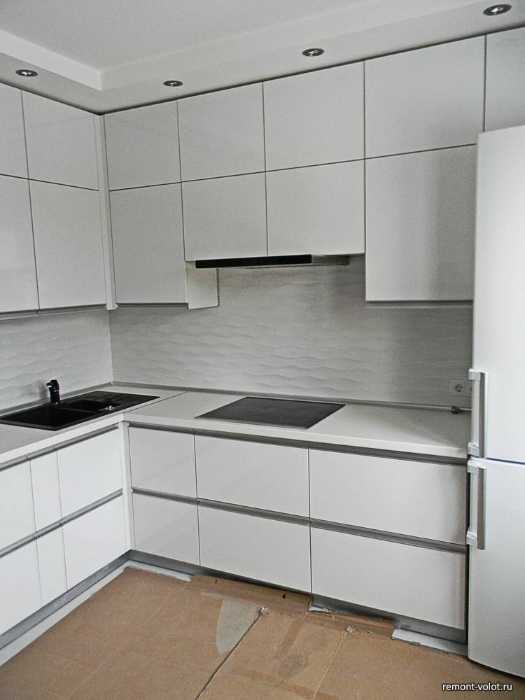 Белая плитка для кухни или плитка под белый кирпич