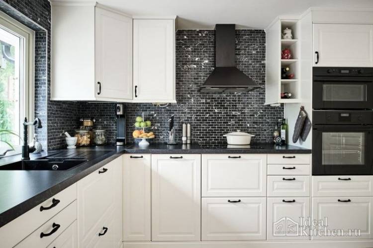 Белая кухня с черной духовкой: 93 фото в интерьере