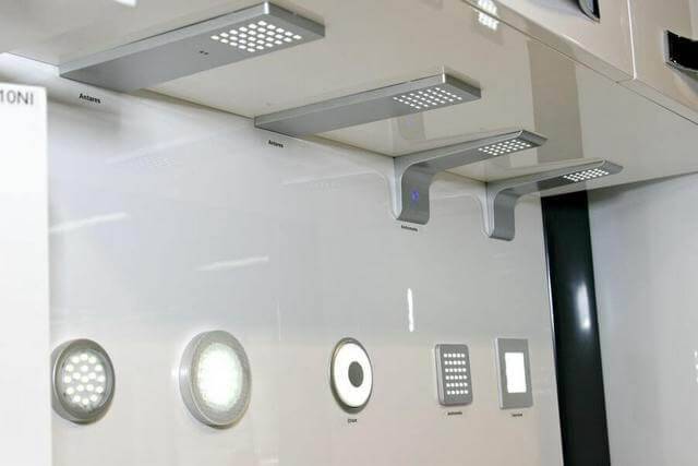 Светодиодные светильники для кухни над рабочей поверхностью