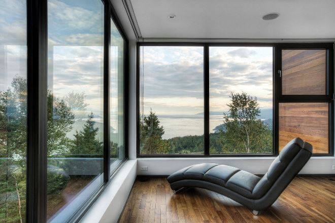 Панорамные окна в квартире в пол, дизайн квартир с панорамными окнами, варианты интерьер