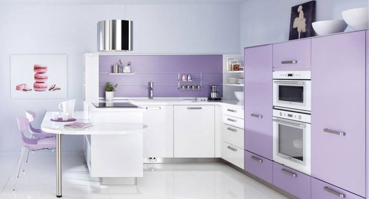 Дизайн кухни в фиолетовом цвет