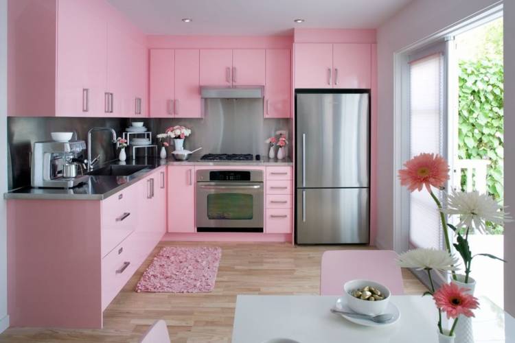Нежно розовая кухня