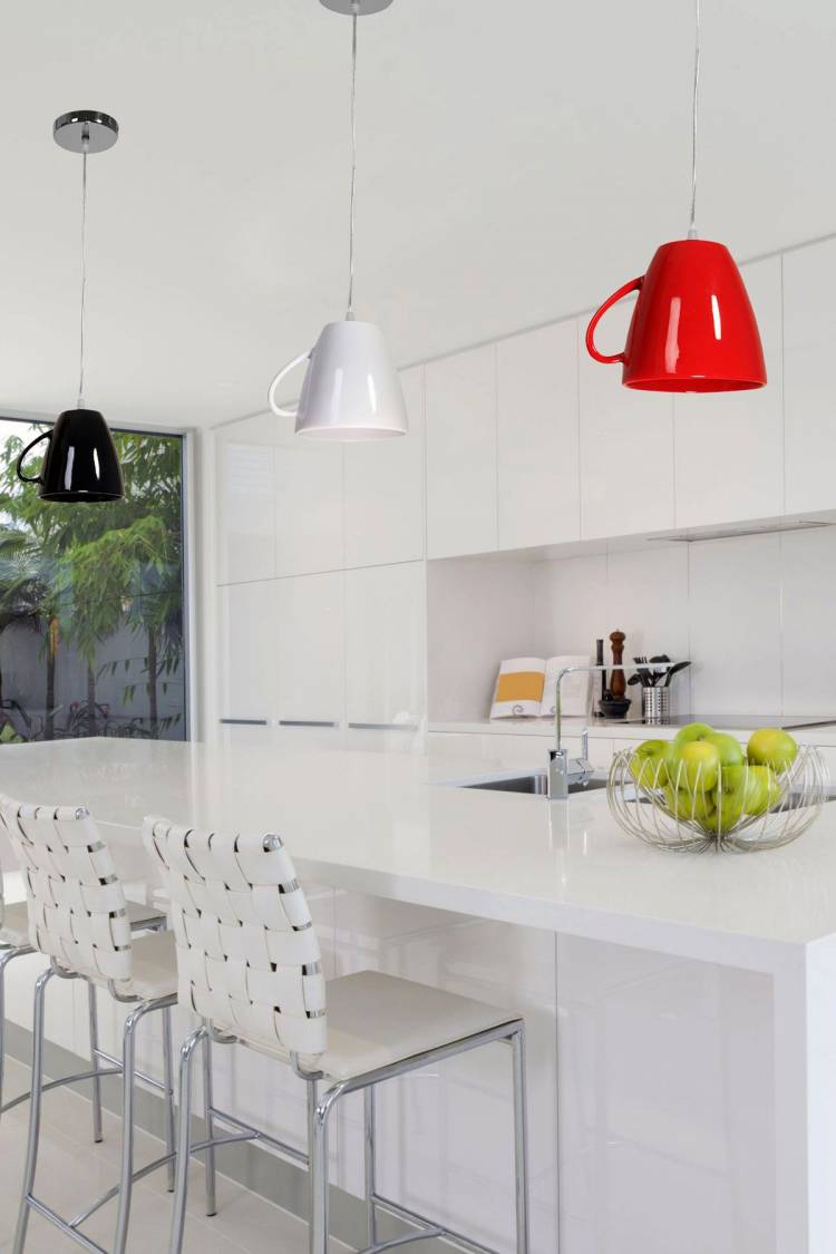 Необычные люстры в форме чашки на кухню Дизайн и оформление кухни Красная Люстра POLAND