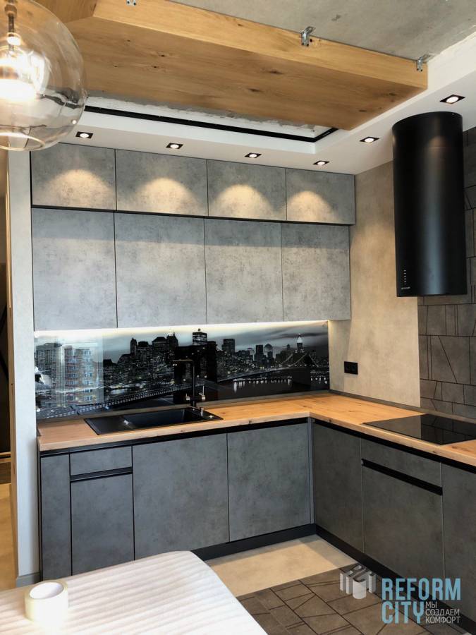 Кухня в цвете серый бетон с подсветкой по индивидуальному проекту