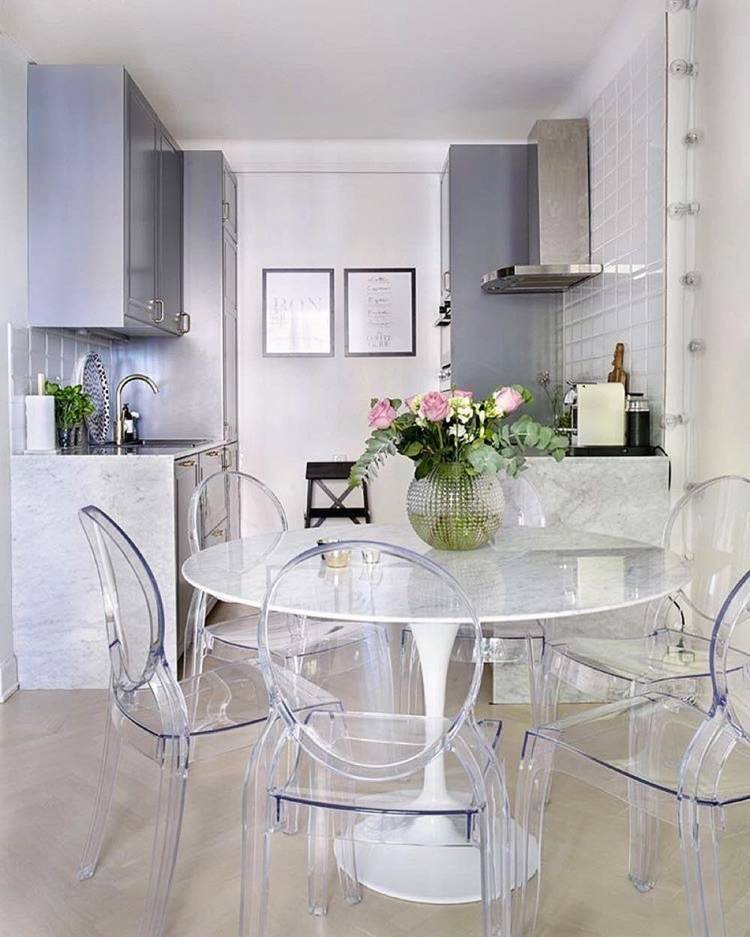 Белые стулья для кухни современный дизай