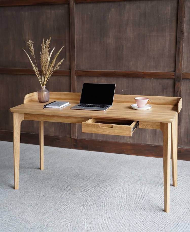 Дизайнерские столы из массива дерев
