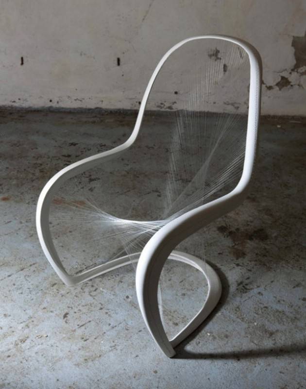 Необычные стулья в обычном декор