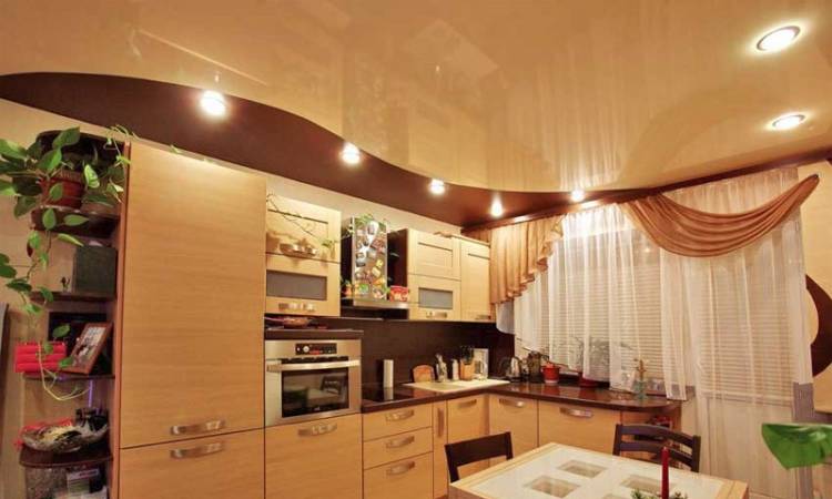 Натяжной потолок на кухне дизайн фото, плюсы и минусы