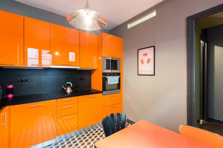 Дизайн кухни оранжевого цвет
