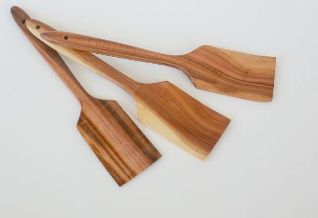 Лопатка деревянная для кухни из дерева сливы