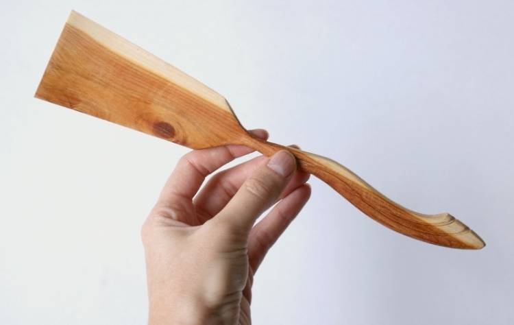 Деревянная лопатка для кухни