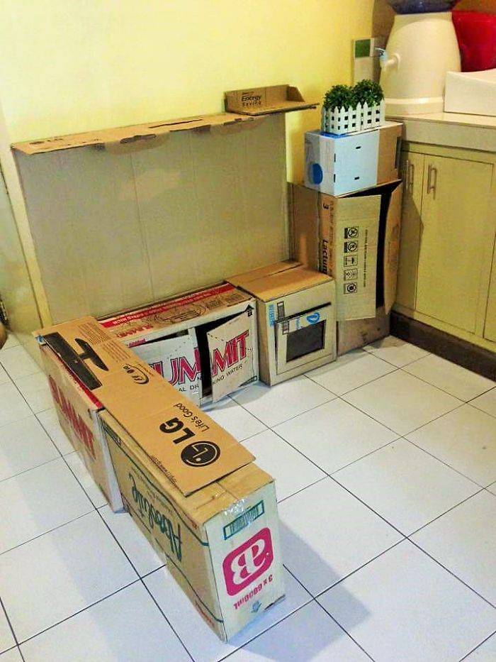 Как сделать мини-кухню из картонных коробок для вашего ребё