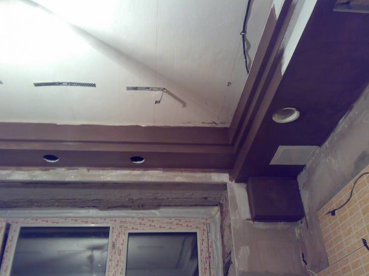 Подвесной потолок на кухне своими руками