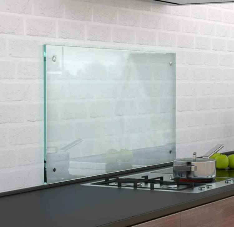 Защитное закаленное стекло для фартука на кухню
