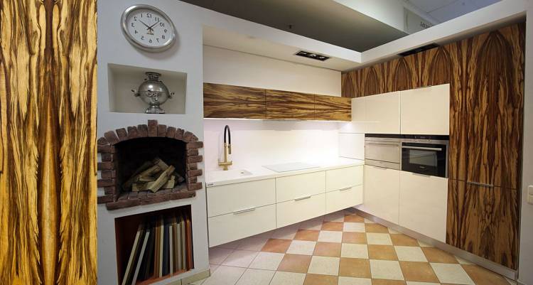 Недорогие угловые белые кухни, угловую белую кухню у производителя на заказ в Москв