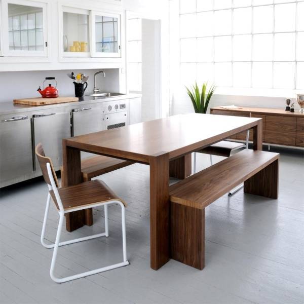 Обеденный стол для кухни и столовой