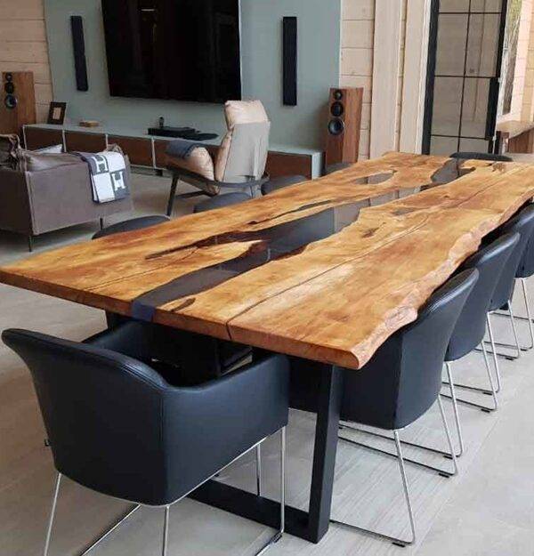 Обеденные столы из массива дерева на заказ в Москв